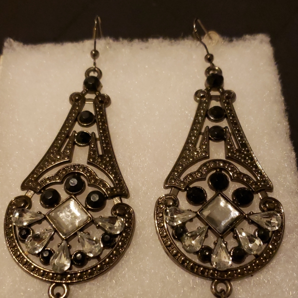 Earring - Picture 2 of 4